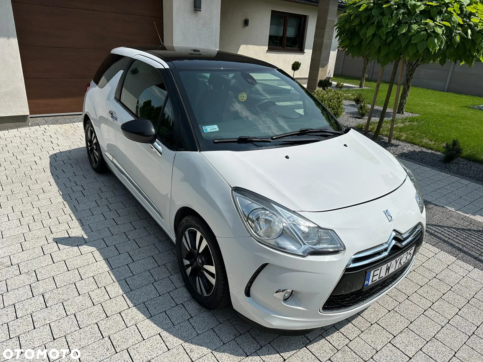Citroën DS3 HDi 90 FAP SoChic - 2