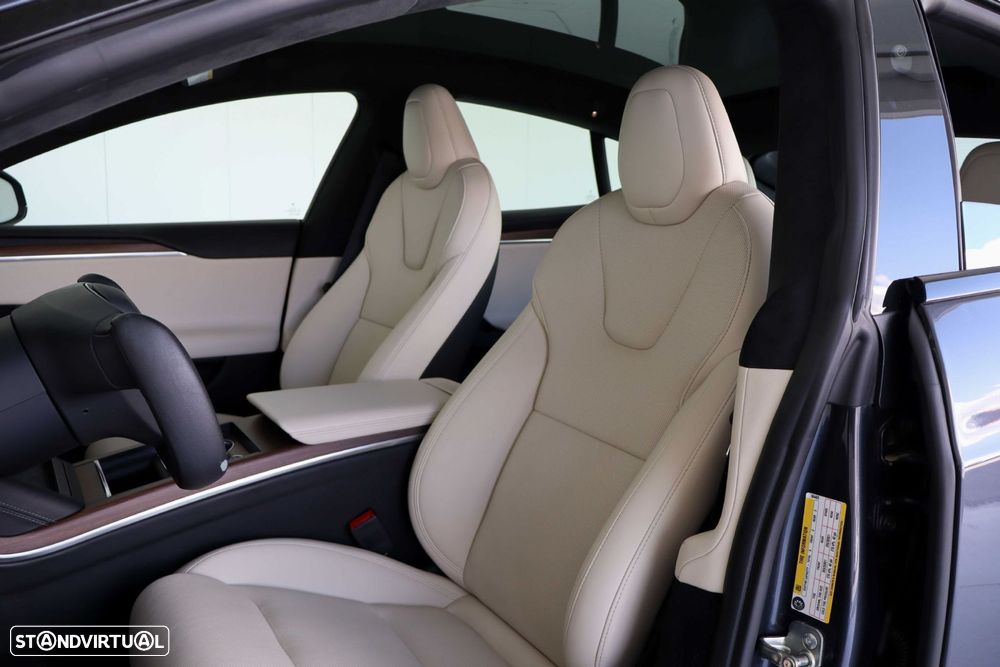 Tesla Model S Long Range AWD - 37