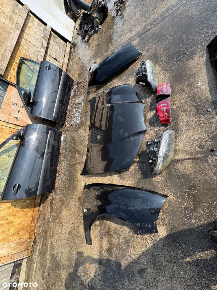 Seat Ibiza 3 czarne czarne zderzak przód przedni   Drzwi prawe lewe przednie 3 drzwiowy -300zl sztuka  Błotnik prawy prawy przedni -250 sztuka  Klapa tył tylna klapa bagażnika 300zl  Maska -300 zł  Lampy przedni przód prawa lewa -150 sztuka  Lampy tylnie  50 zł sztuka  Pas przedni 1.2 benzyna klima -300zl   Szybka wysyłka paragon faktura - 7