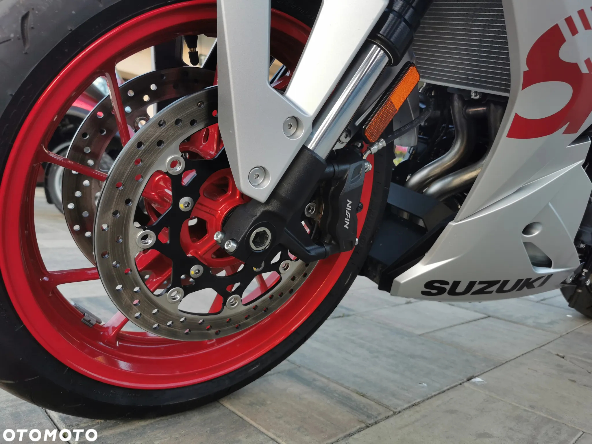 Suzuki GSX - 23