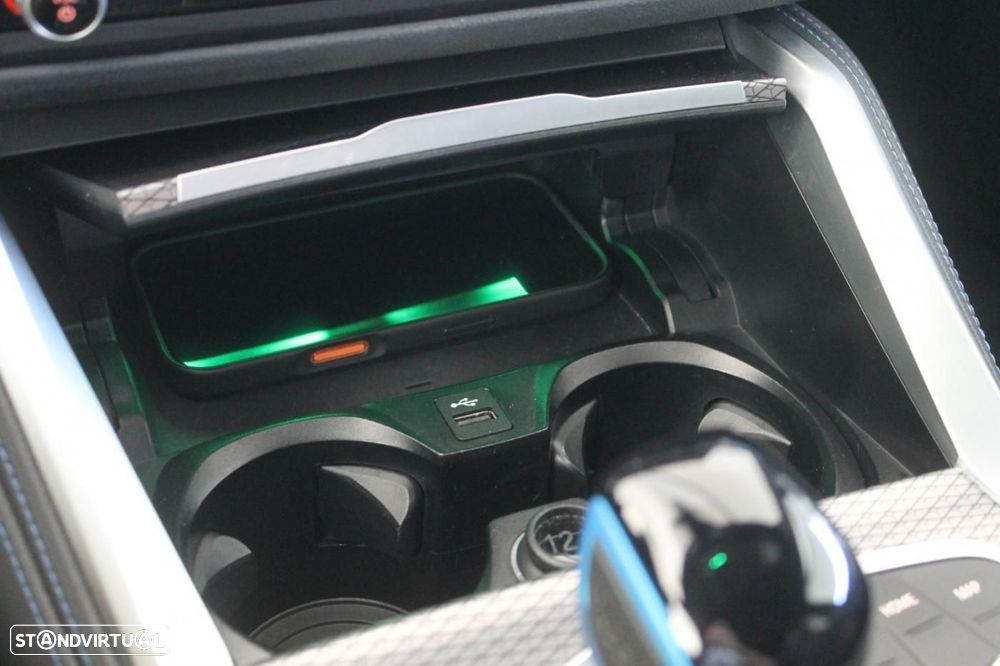 BMW i4 eDrive40 Desportiva M - 29