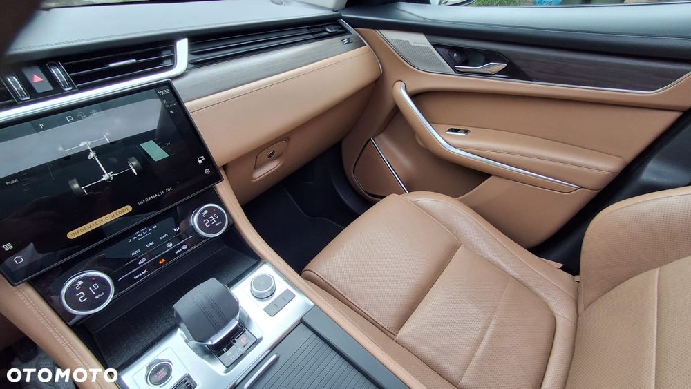 Jaguar F-Pace D200 AWD R-Dynamic SE 90th Anniversary Edition - 29