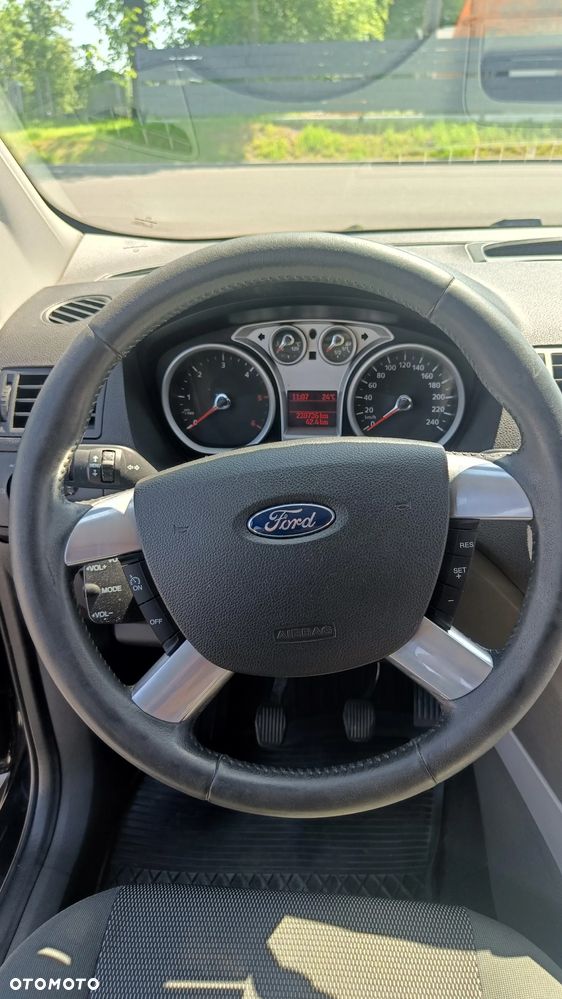 Ford Kuga 2.0 TDCi Titanium - 5