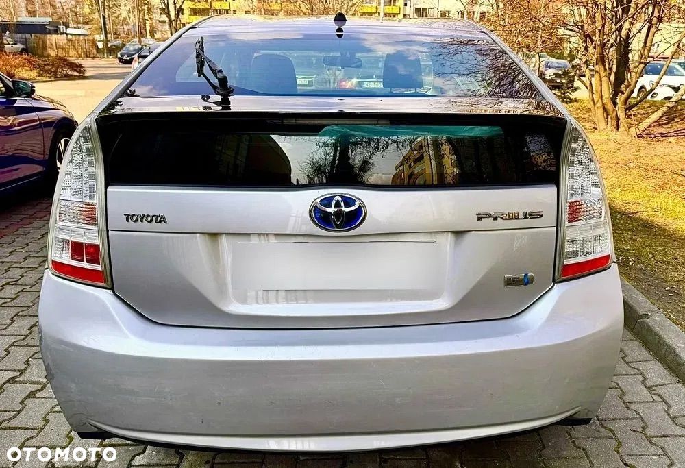 Toyota Prius 1.8 HSD Sol - 6