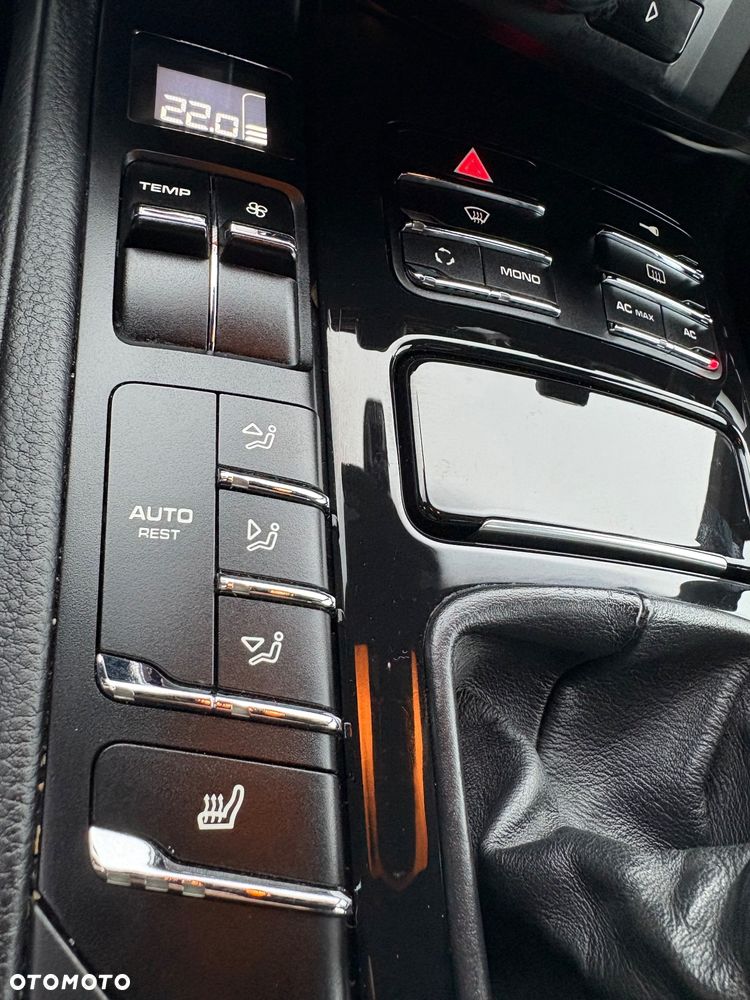 Porsche Cayenne Platinum Edition - 26