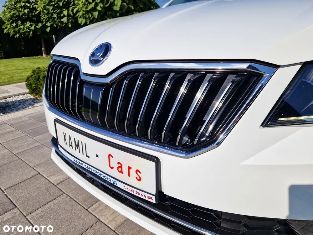 Skoda Superb Combi 2.0 TDI DSG SportLine - 38
