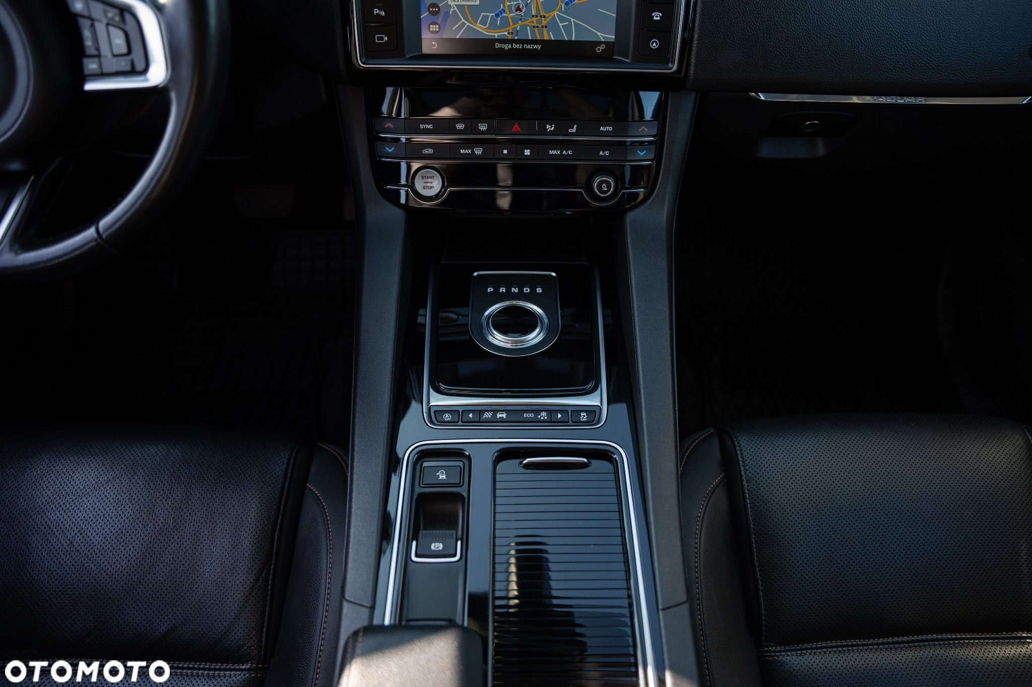 Jaguar F-Pace 2.0 i4P AWD 300 Sport - 24