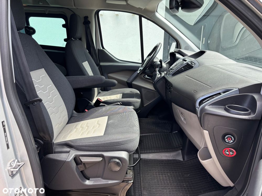 Ford Tourneo Custom 2.0 EcoBlue L2 Titanium - 30