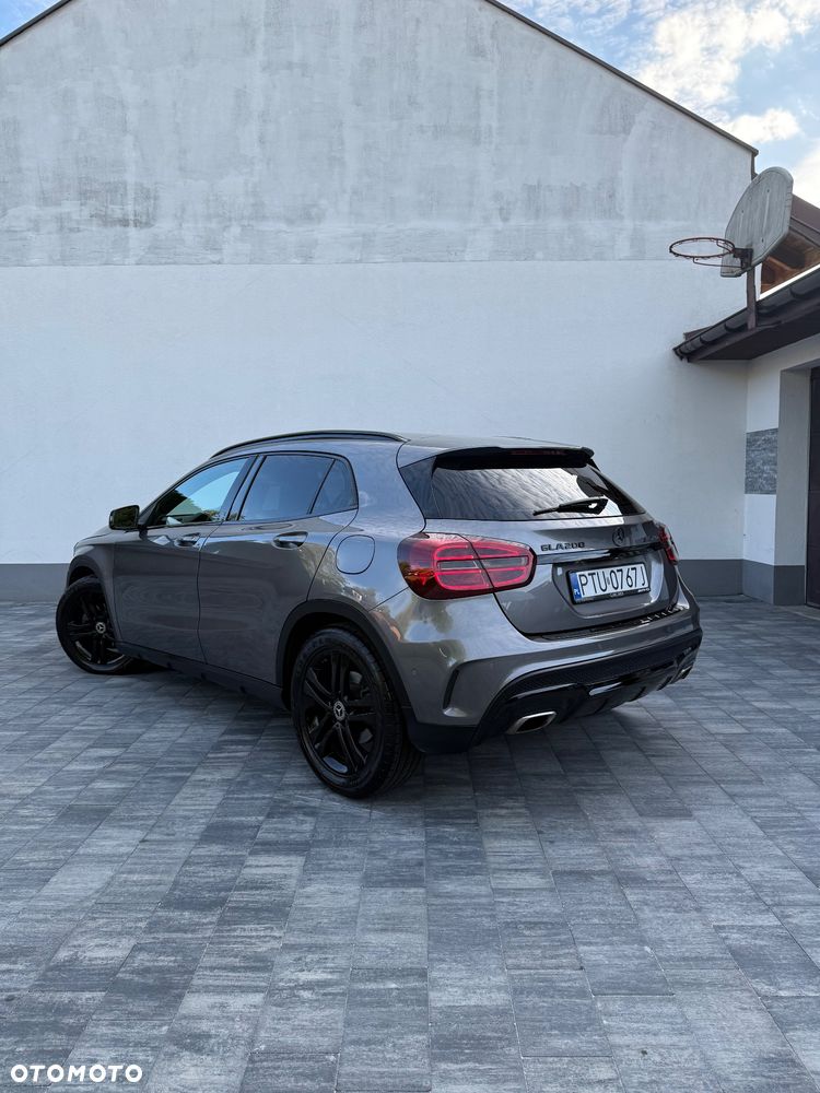 Mercedes-Benz GLA - 7