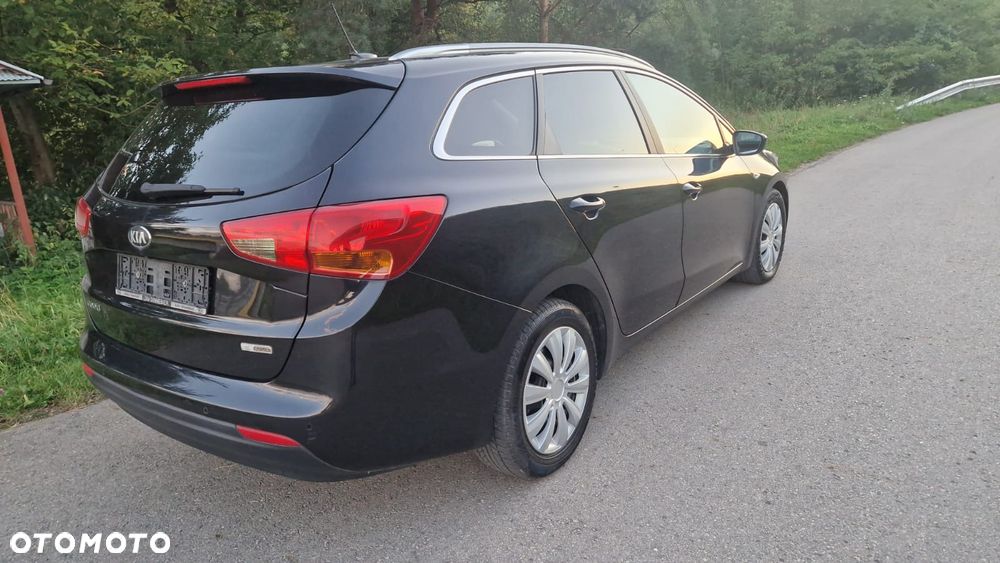 Kia Ceed 1.6 CRDi 128 Dream Team Edition - 2
