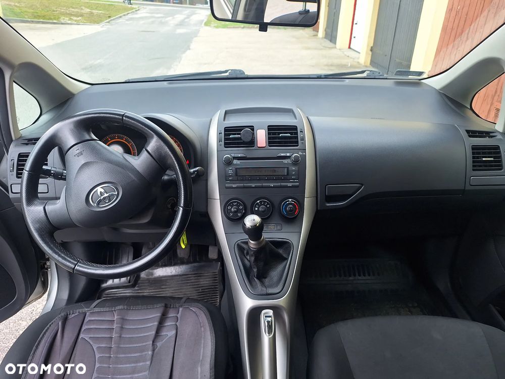 Toyota Auris 1.4 VVT-i Luna - 10