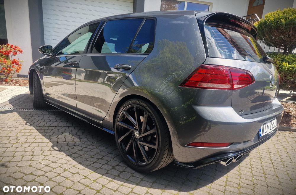 Volkswagen Golf - 8