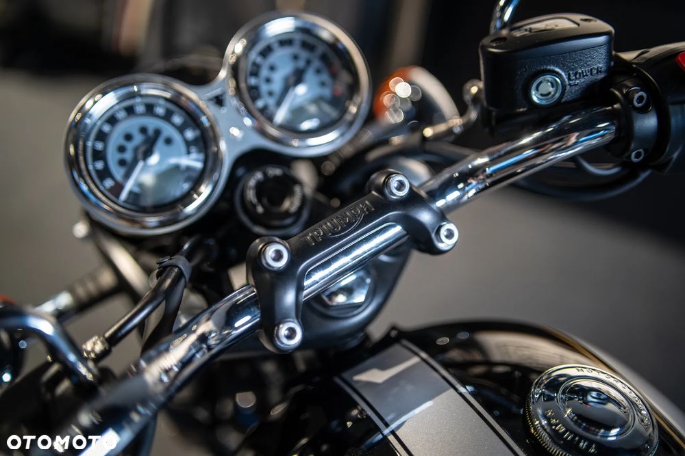 Triumph Bonneville - 5