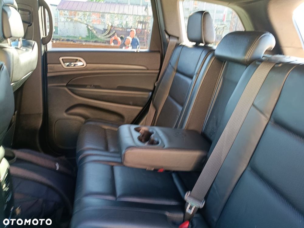 Jeep Grand Cherokee - 14