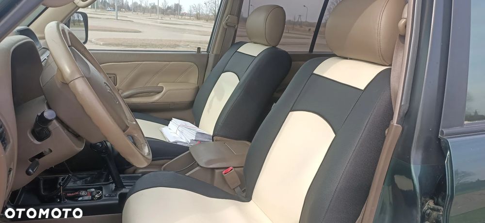 Toyota Land Cruiser - 11