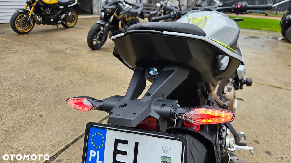 BMW S - 16
