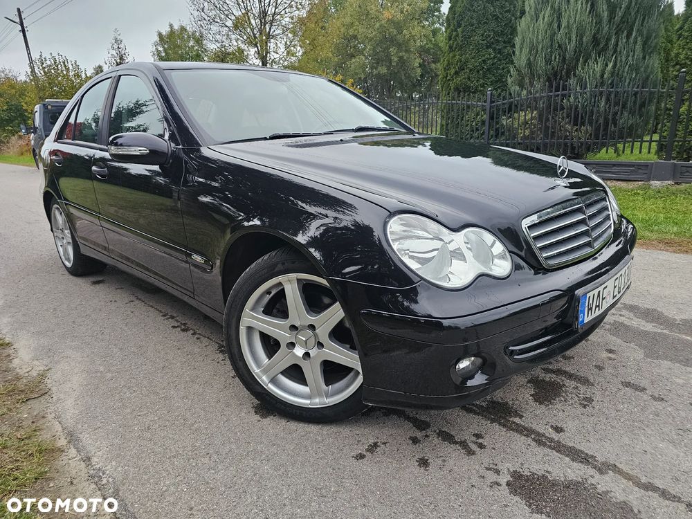 Mercedes-Benz Klasa C 180 Kompressor Classic Sport Edition - 26