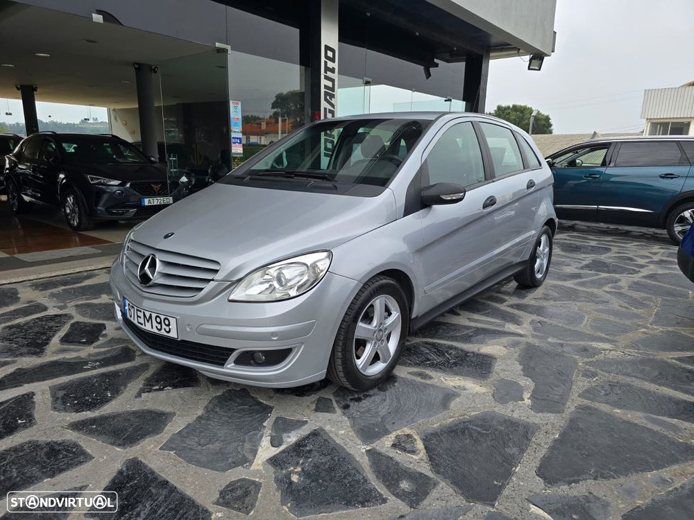 Mercedes-Benz B 180 - 1