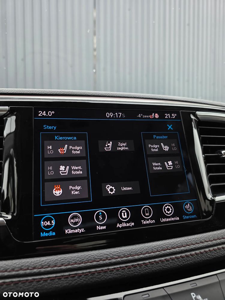 Chrysler Pacifica - 25