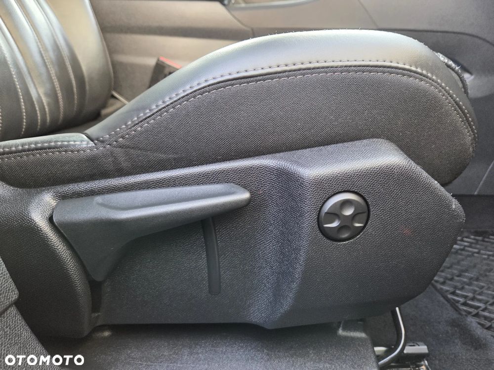 Peugeot 5008 1.6 BlueHDi Allure 7os - 30