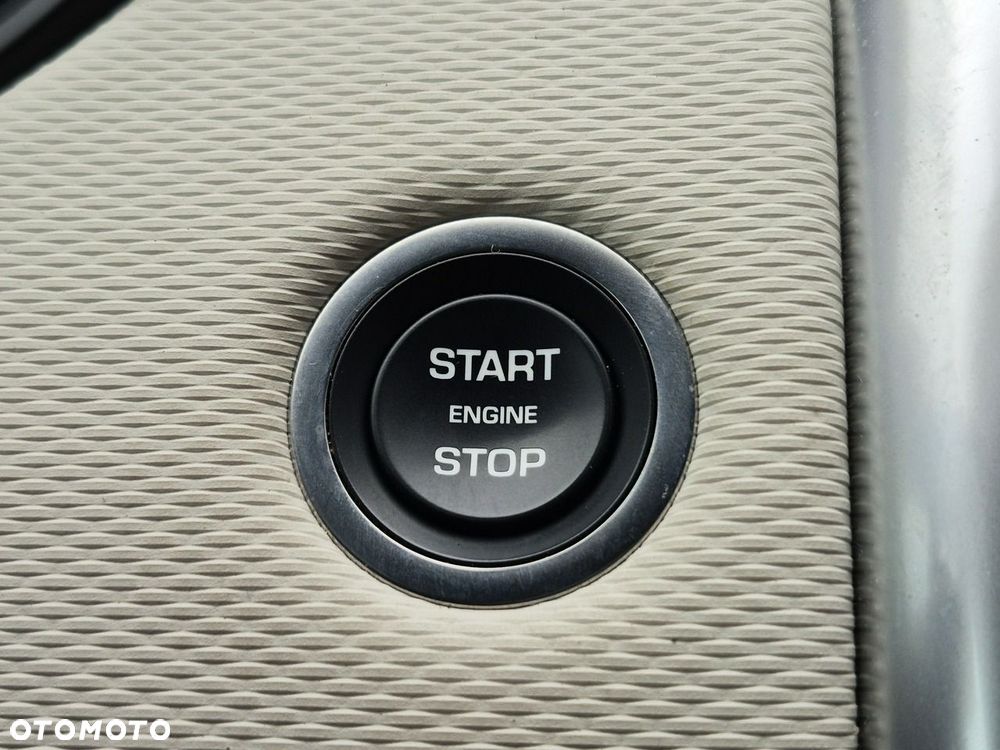 Land Rover Discovery 3.0 D250 mHEV R-Dynamic S - 36