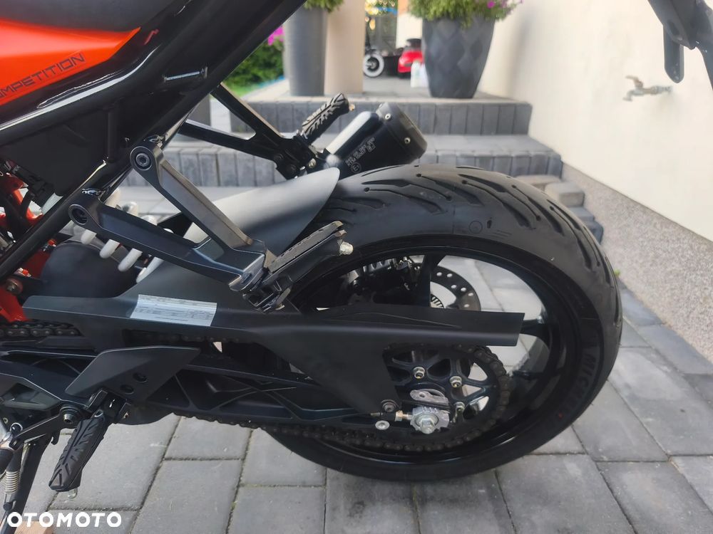 KTM RC 125 - 18