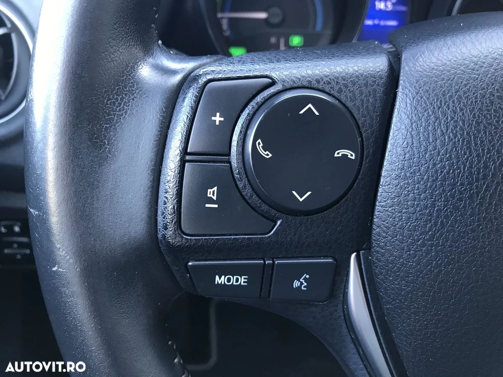 Toyota Auris 1.8 L VVT-i Sol+ - 18