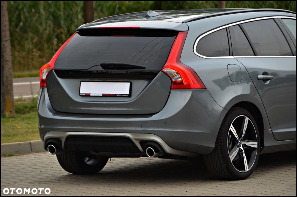 Volvo V60 D2 Drive-E R-Design Momentum - 17