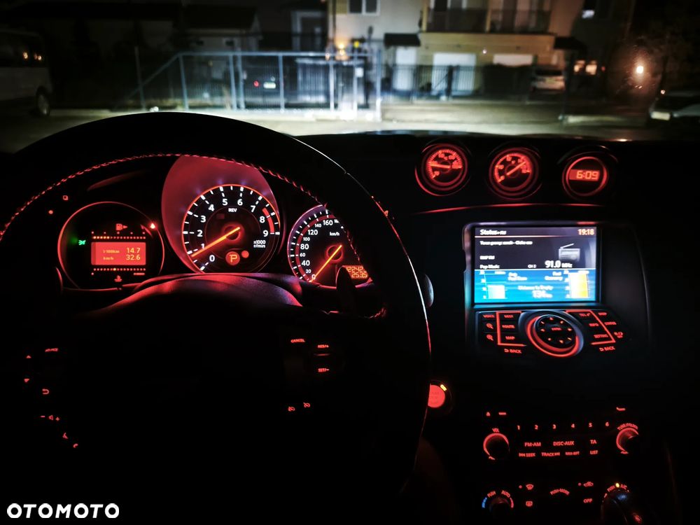 Nissan 370 Z - 13