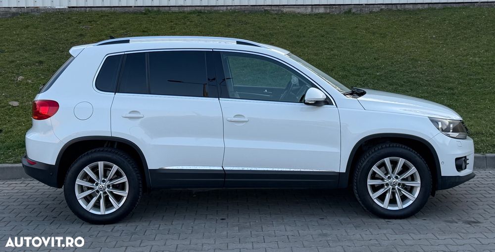 Volkswagen Tiguan 2.0 TDI DPF 4Motion BlueMotion Technology DSG Exclusive - 16