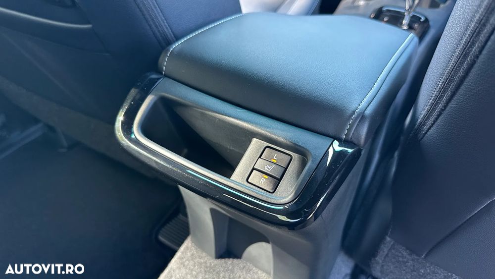 Toyota Hilux 2.8D 204CP 4x4 Double Cab AT MHEV Invincible Color Edition (3E5) - 23