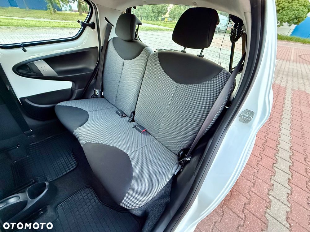 Toyota Aygo Multi Mode Connect - 17