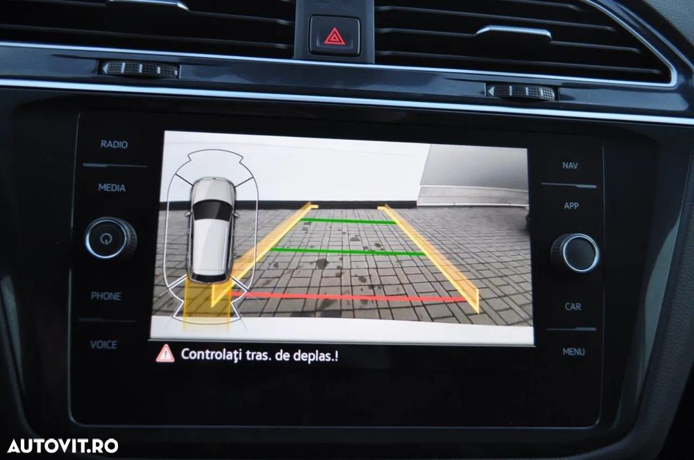 Volkswagen Tiguan 2.0 TDI SCR 4MOTION DSG R-Line - 26