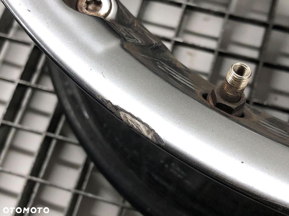 FELGA ALUMINIOWA 16 7J 5X114,3 ET40 ŚRODEK CENTR. 60.1 - 426.00 PLN - TOYOTA AURIS (_E15_) 2006 - - 2
