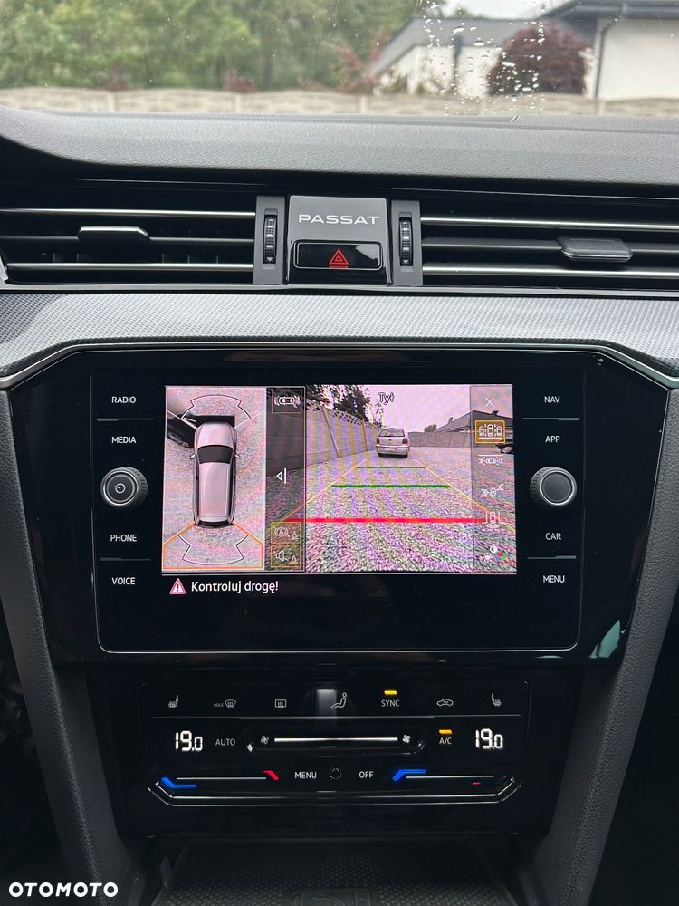 Volkswagen Passat Variant 2.0 TDI SCR DSG Business - 19