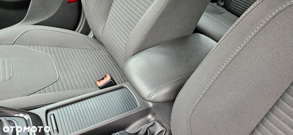 Ford Focus 1.0 EcoBoost Titanium - 27