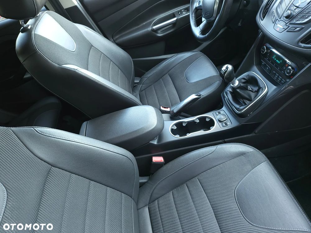 Ford Kuga 2.0 TDCi 4WD Titanium - 22