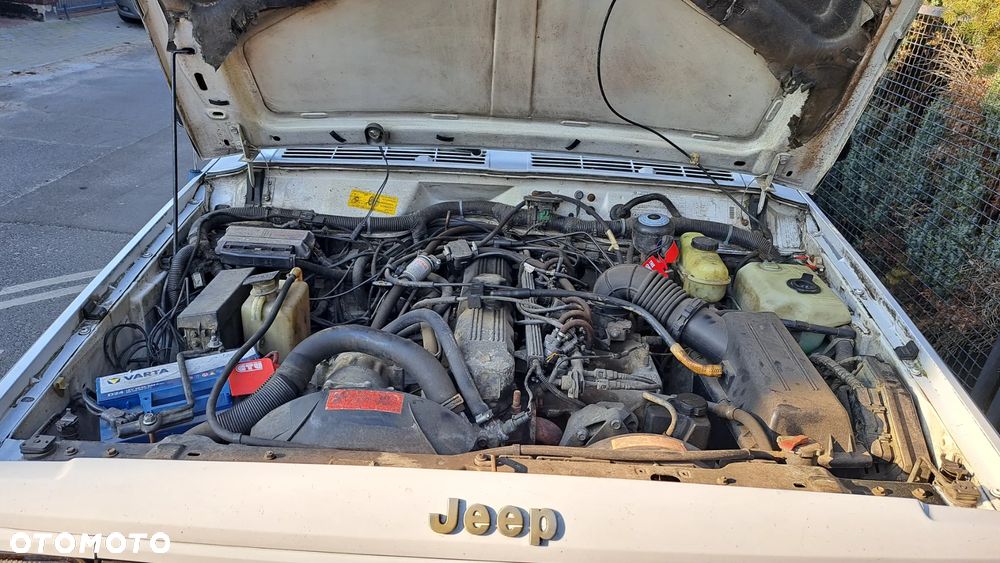 Jeep Cherokee 4.0 Limited - 17