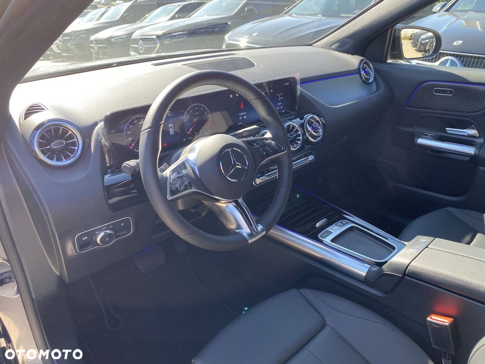 Mercedes-Benz GLA - 9