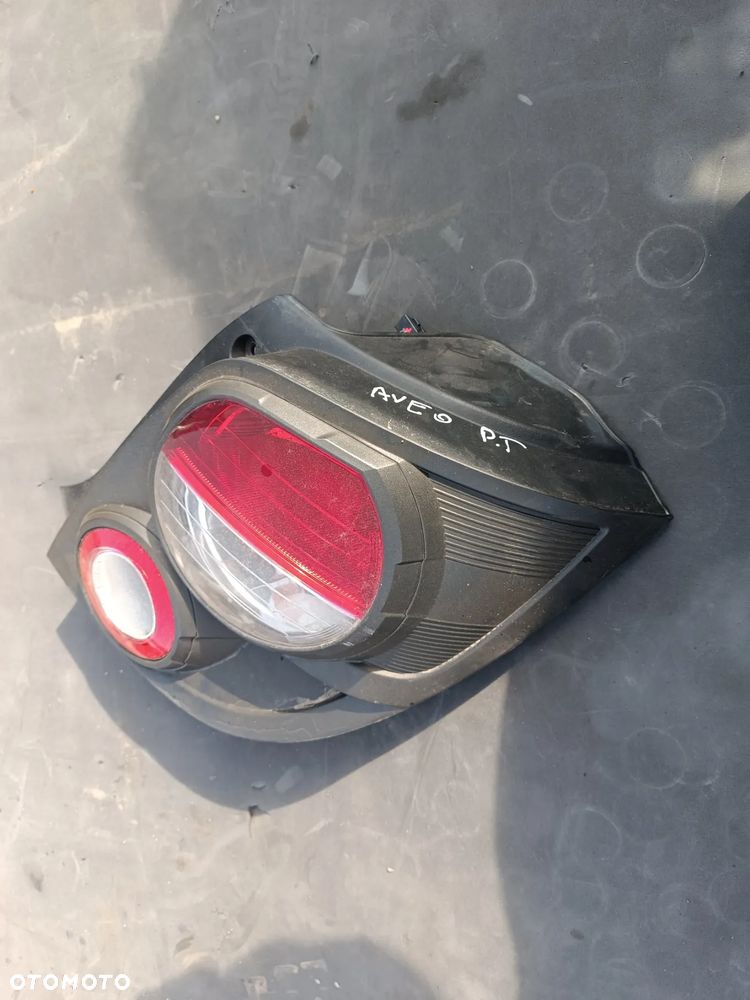 LAMPA TYŁ TYLNA PRAWA CHEVROLET AVEO III T300 - 2