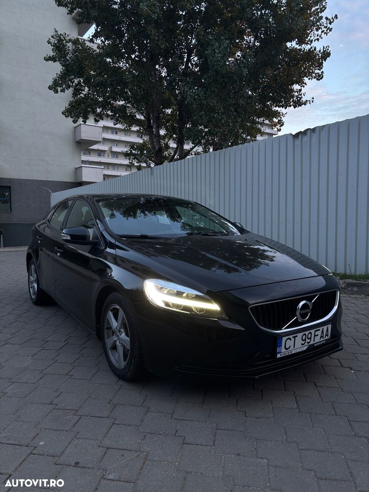Volvo V40 D2 Momentum - 2