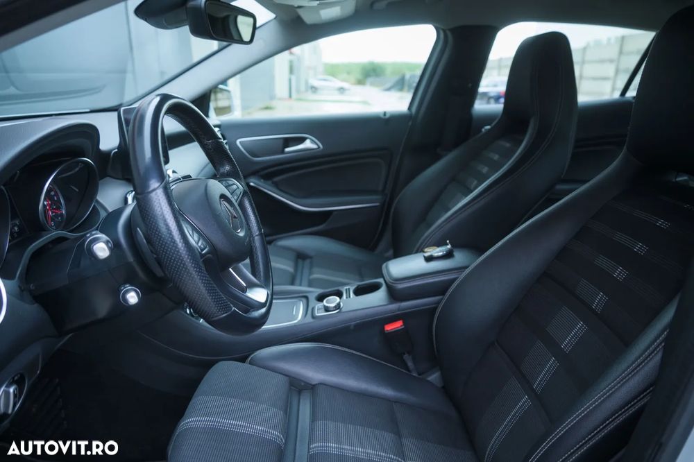 Mercedes-Benz GLA 200 7G-DCT SCORE! - 23