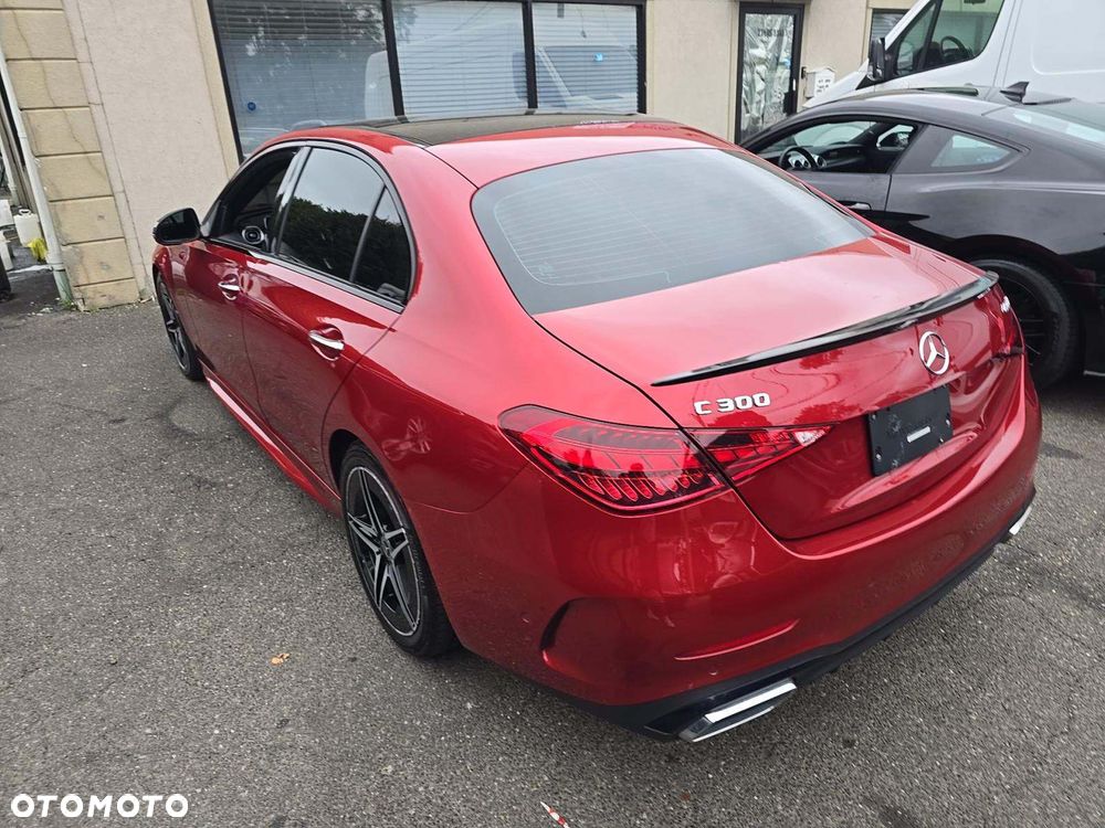 Mercedes-Benz Klasa C 300 4Matic 9G-TRONIC AMG Line - 3
