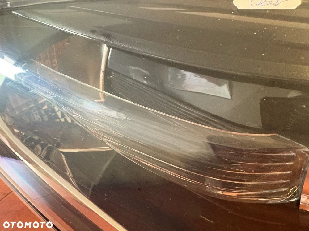 LAMPA PRZÓD PRAWA LIFT EU USZKODZONE MOCOWANIE 260103761R Renault Megane III - 7