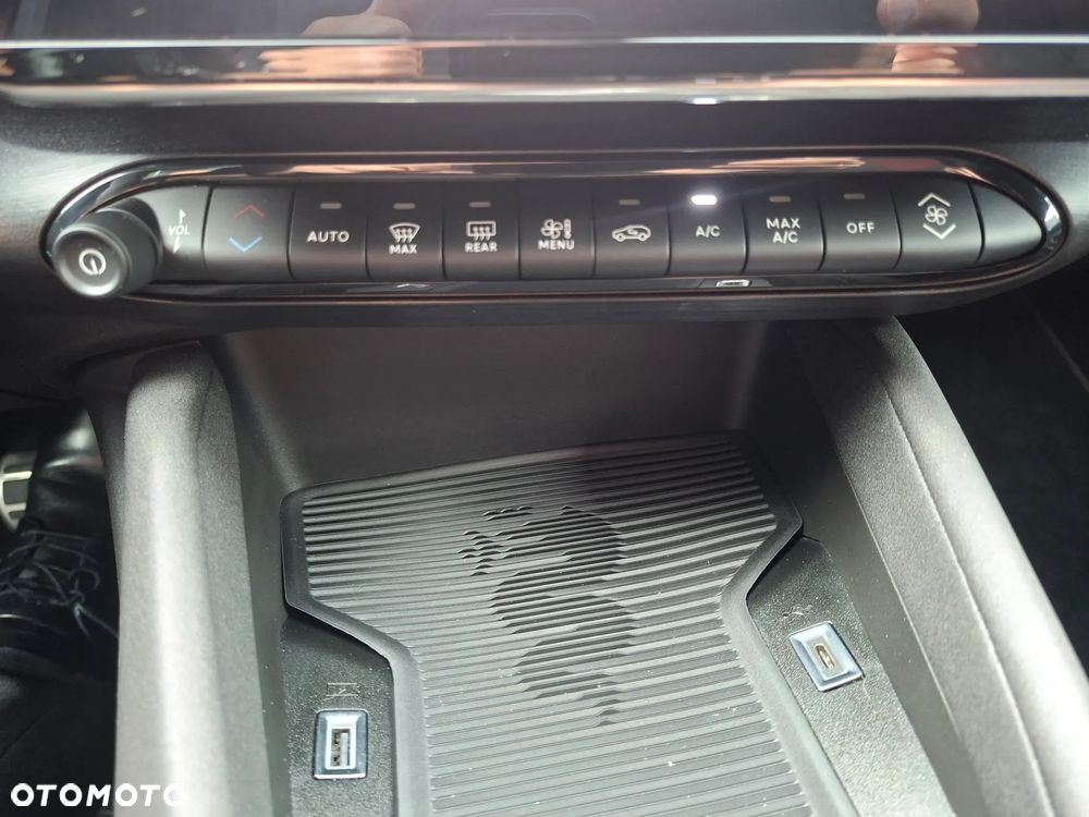 Alfa Romeo Junior 1.2 mHEV Ibrida Speciale eDCT - 21