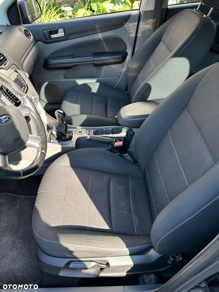 Ford Focus 1.6 TDCi DPF Ambiente - 13