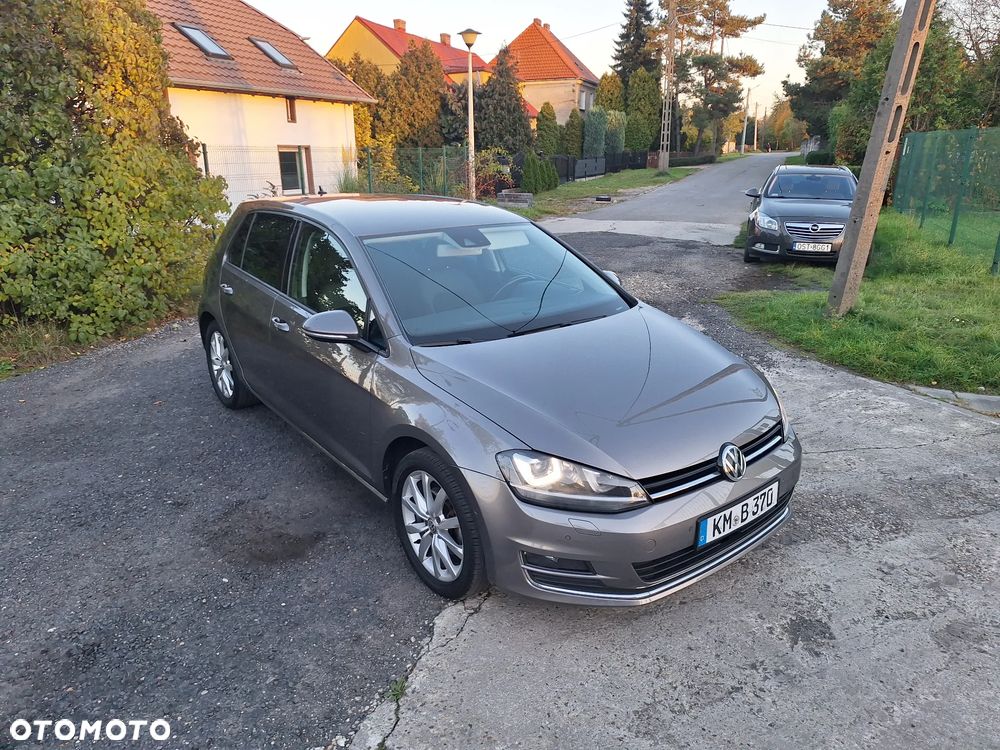 Volkswagen Golf - 2