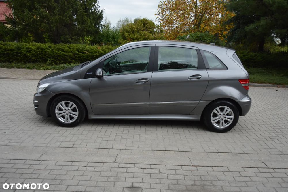 Mercedes-Benz Klasa B 180 BlueEFFICIENCY SPORT EDITION - 16