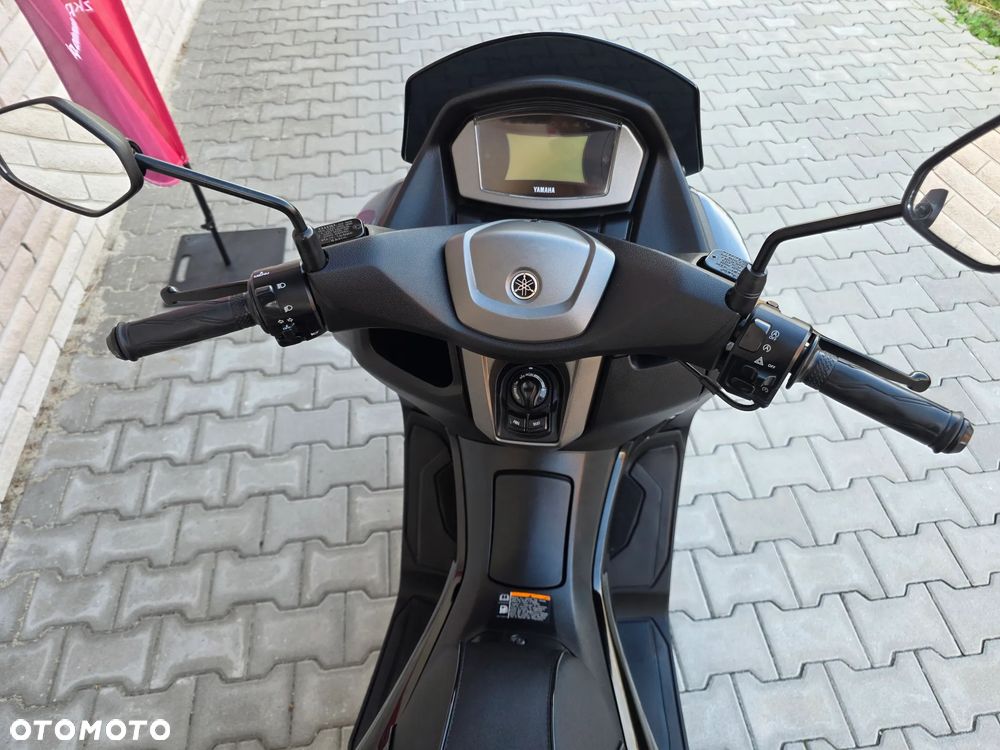 Yamaha NMAX - 8
