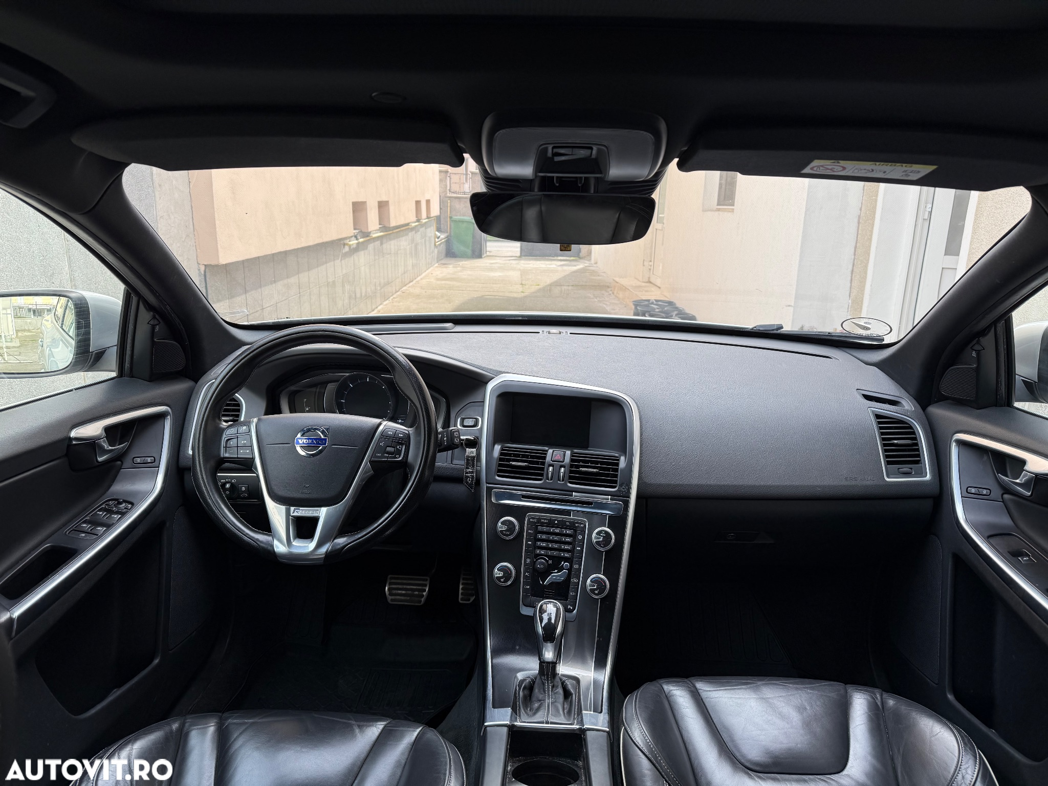 Volvo XC 60 D4 AWD Geartronic RDesign - 11